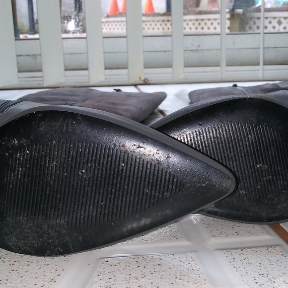 Size 8 US womens. NINE WEST GRAY BOOTS. - Picture 3 of 5